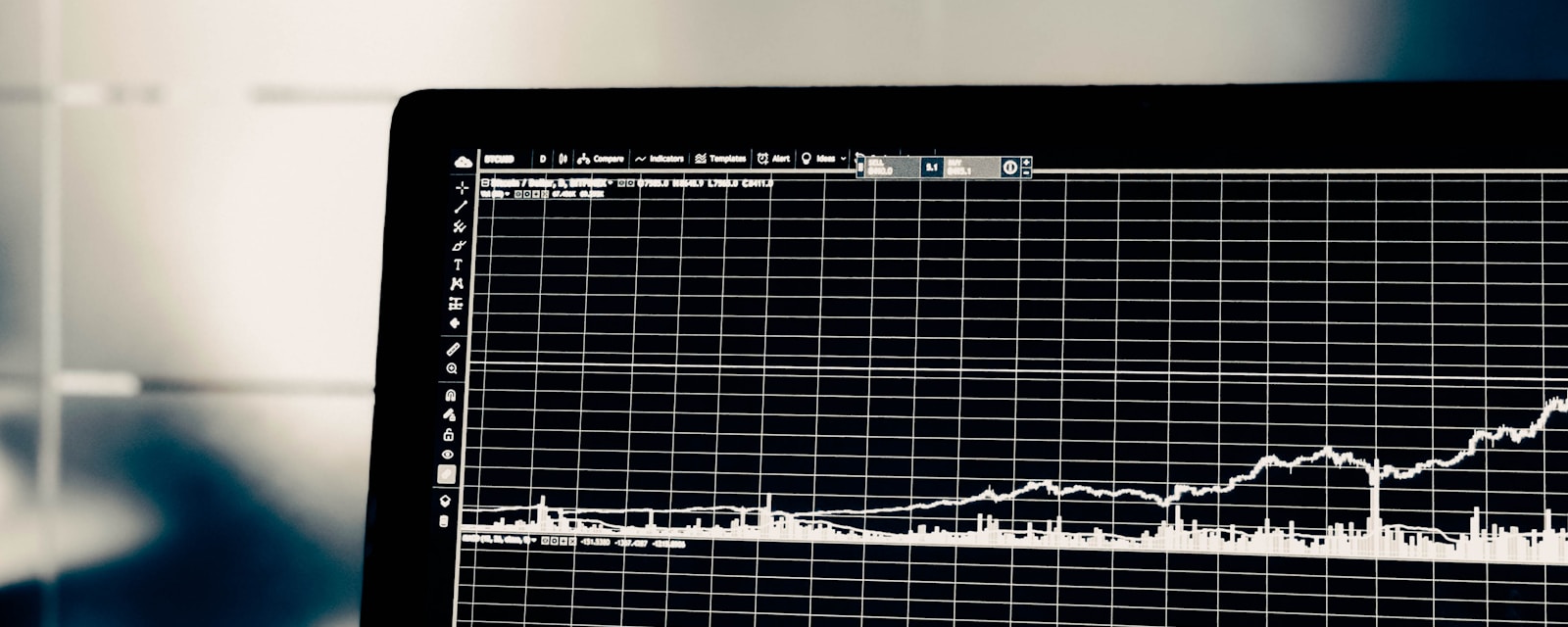 Veneris vs Amplemarket: Signal Detection Isn't Enough Anymore — Veneris blog article image