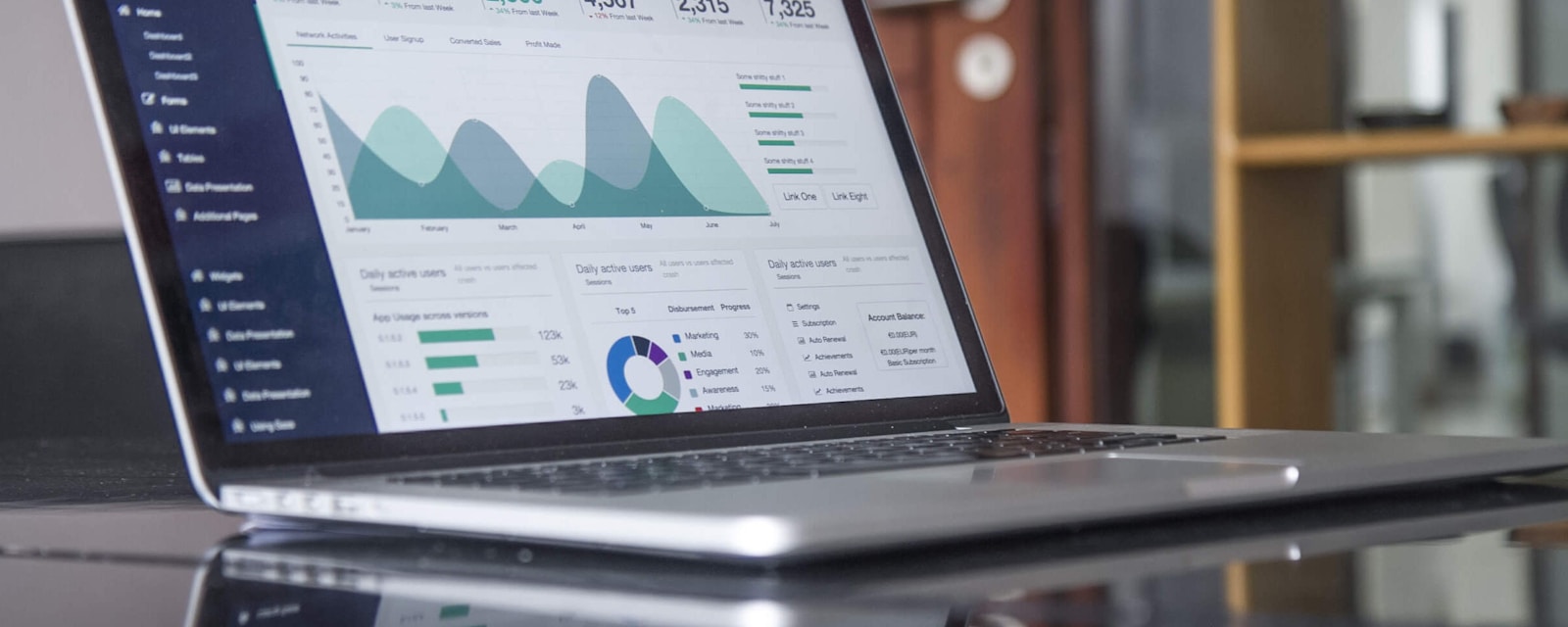 Veneris vs Apollo.io: Data vs. Execution in B2B Outreach — Veneris blog article image