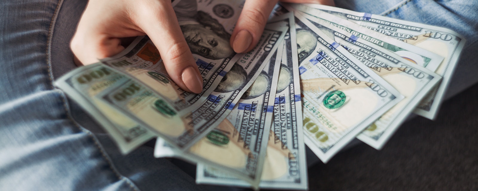 Veneris vs Outreach.io: Sequencing Without the SDR Tax — Veneris blog article image