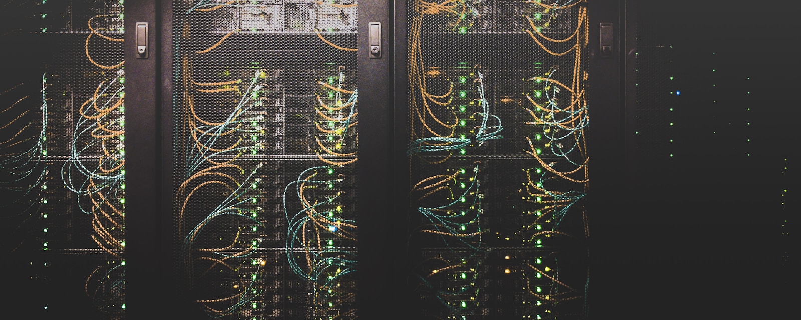 Veneris vs Seamless.AI: Why Contact Verification Matters More Than Scale — Veneris blog article image